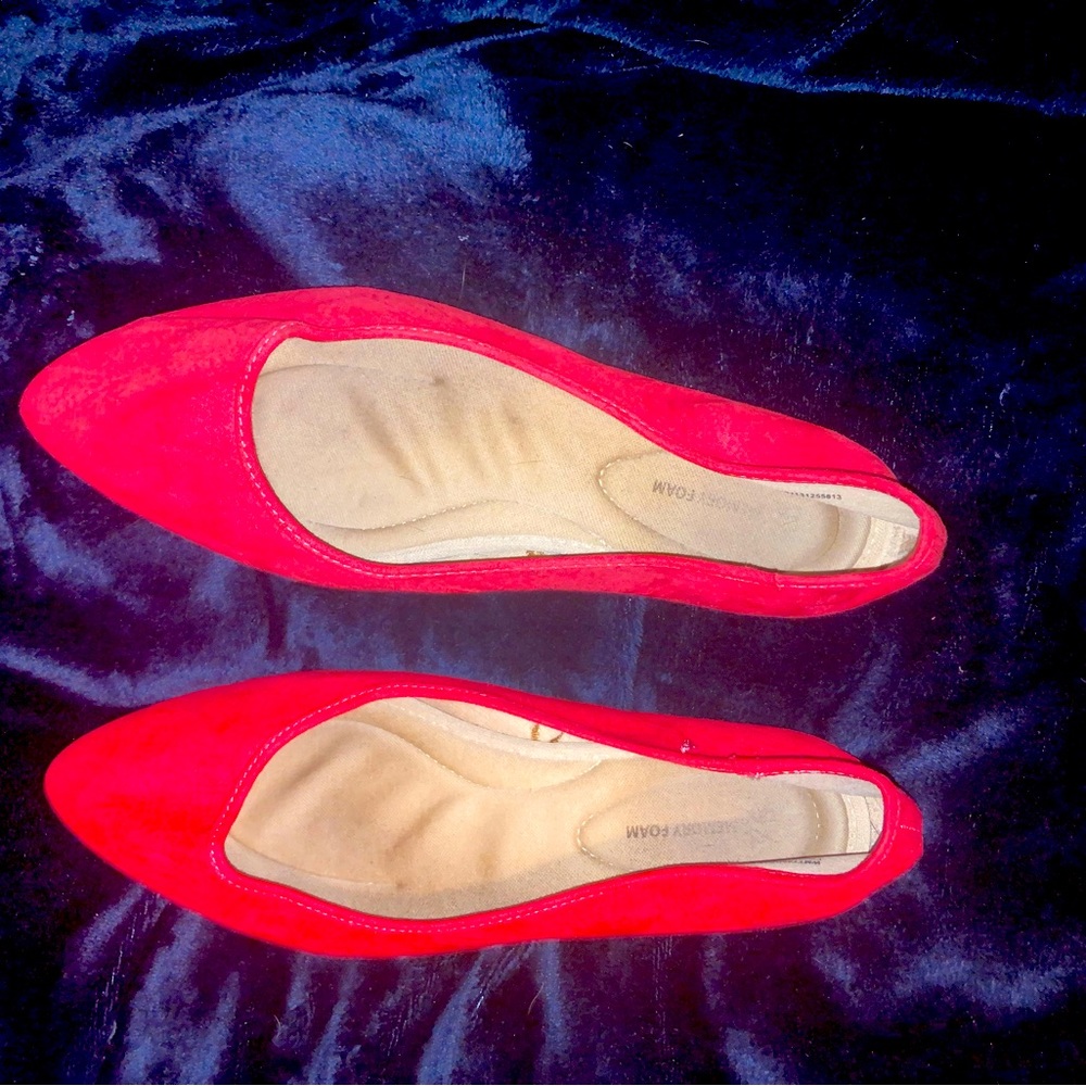 Time and tru memory foam red flats